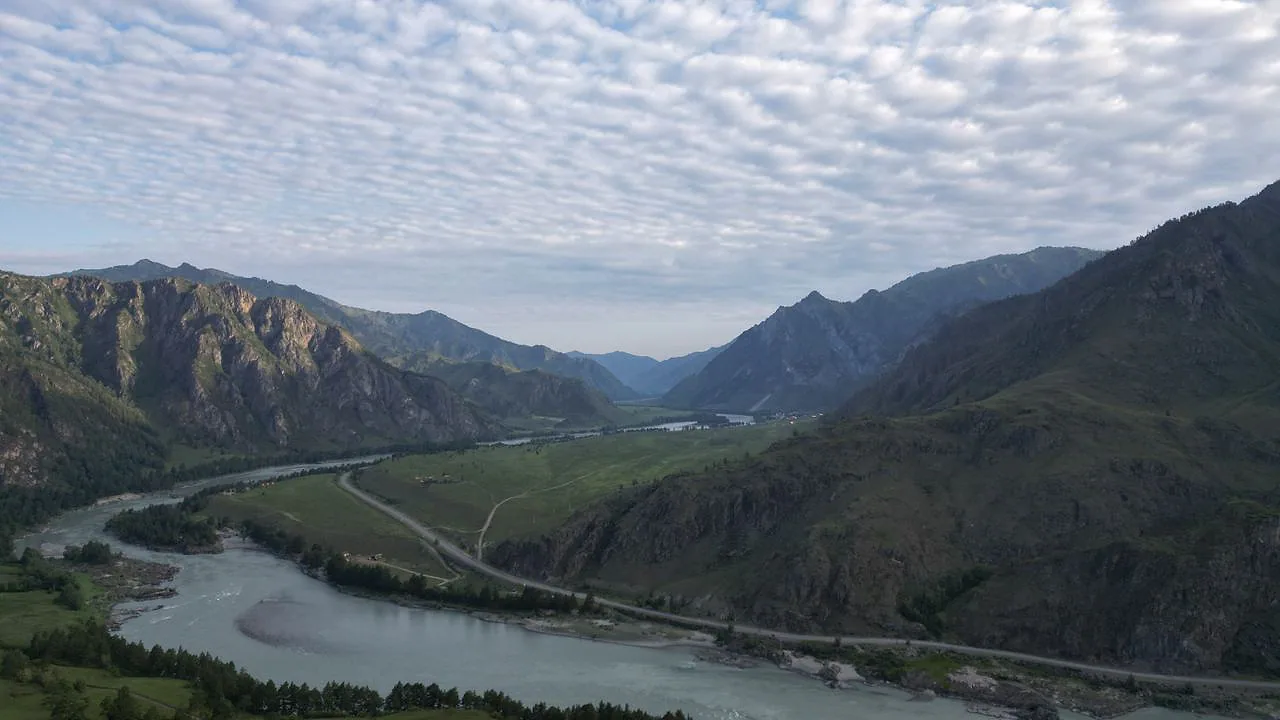 Долины Чемальского тракта вдоль Катуни
